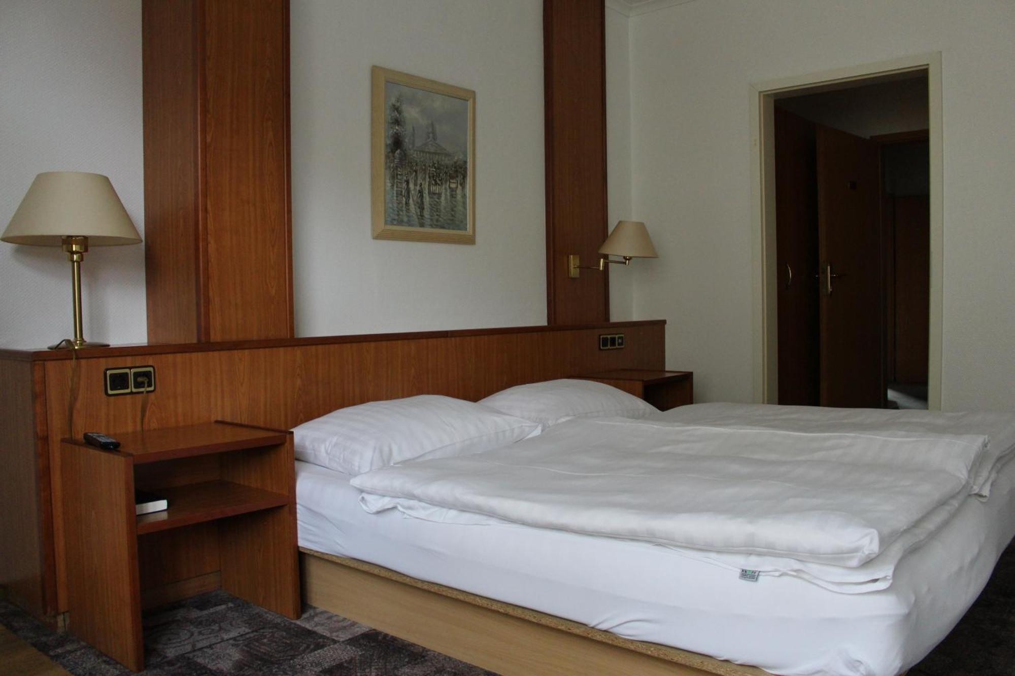 Hotel Zur Post Neubruchhausen Екстериор снимка